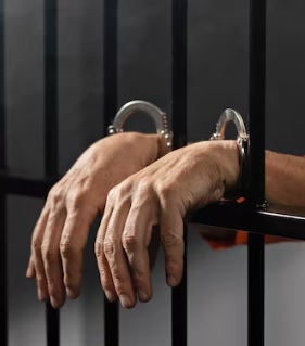 Num intervalo de 10 horas, PM de Costa Rica prende dois homens por violência doméstica