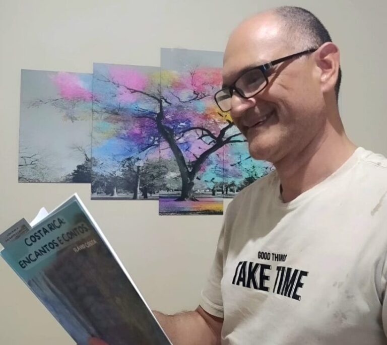 Policial militar lança livro que exalta as belezas de Costa Rica