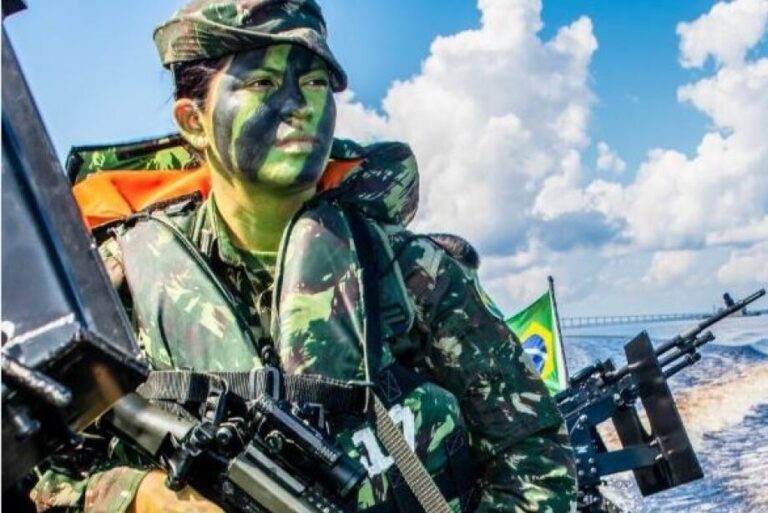 Mulheres poderão se alistar para o serviço militar em 2025