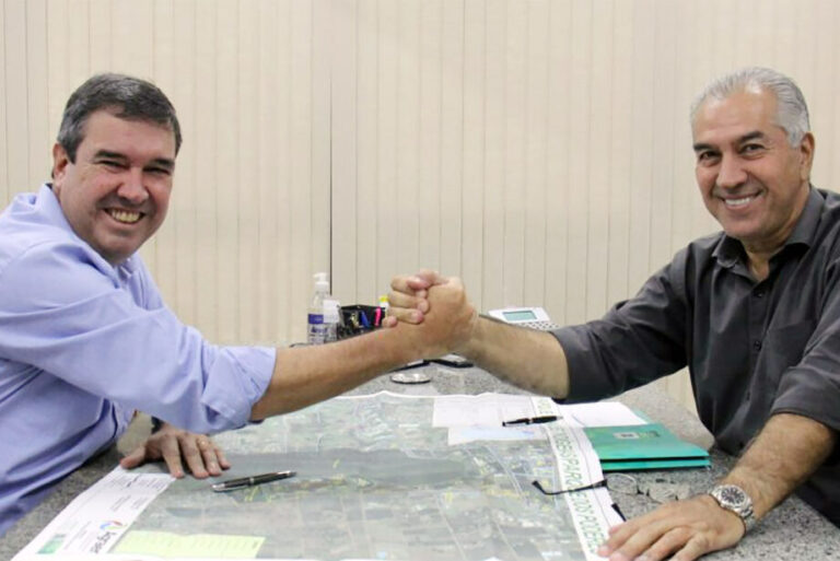 Azambuja e Riedel “trabalham” com 4 siglas para disputar as eleições de 2026