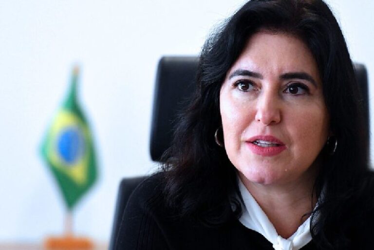 Simone Tebet conta em livro como frente democrática derrotou Bolsonaro