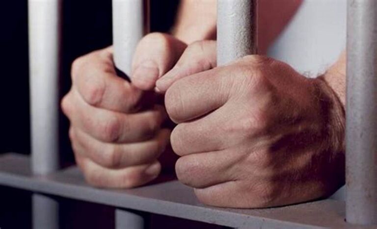 Jovem com mandado de prisão em aberto é detido pela PM em Costa Rica