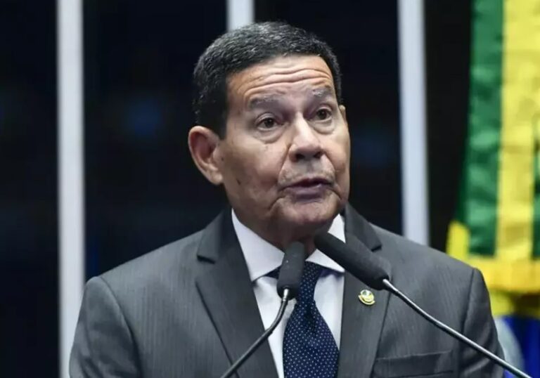 Mourão reconhece plano golpista, mas minimiza: ‘Conspiração tabajara’