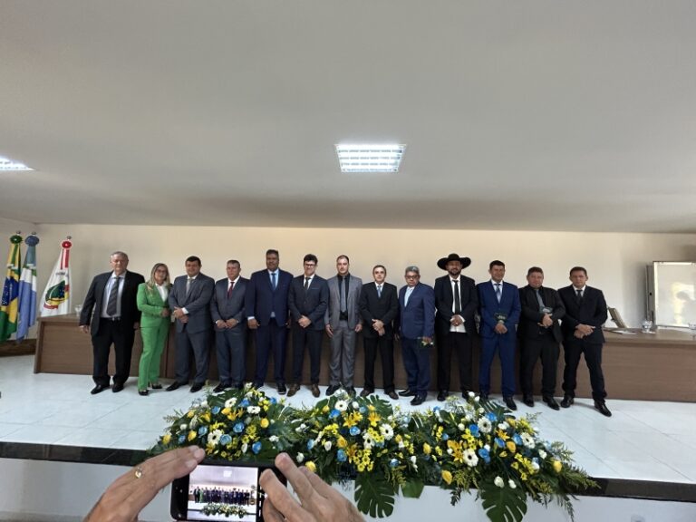 Nova gestão: Prefeito, vice e vereadores de Costa Rica assumem mandato 2025-2028