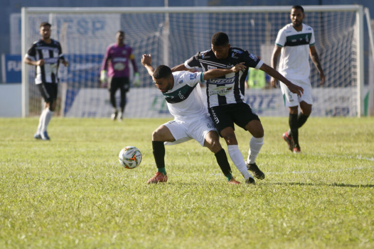 Operário e Pantanal empatam pela semifinal do Estadual