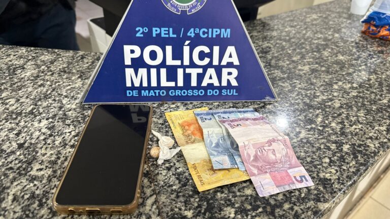 Polícia Militar apreende adolescente e prende jovem por tráfico de drogas em Costa Rica