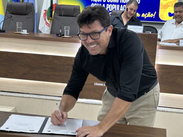 Executivo e Legislativo assinam R$ 2,9 milhões em Emendas Parlamentares para entidades de Costa Rica