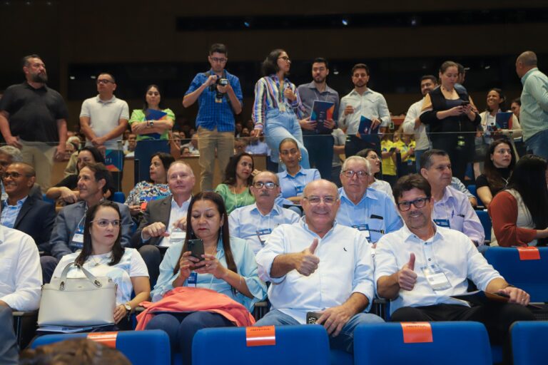 Prefeito Cleverson participa de debate sobre finanças e impactos da reforma tributária no Estado