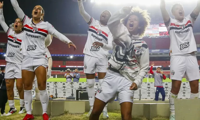 São Paulo bate Ferroviária e avança à semi do Brasileirão Feminino