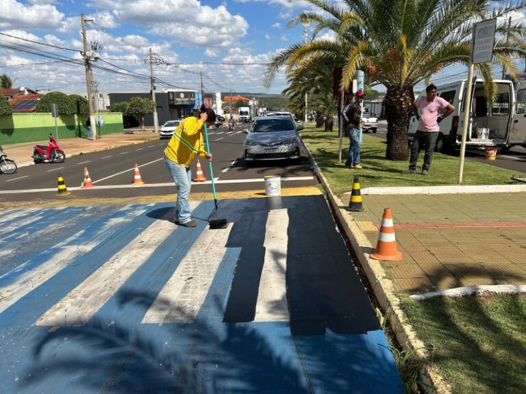 Demutran intensifica manutenção da sinalização horizontal viária em Costa Rica