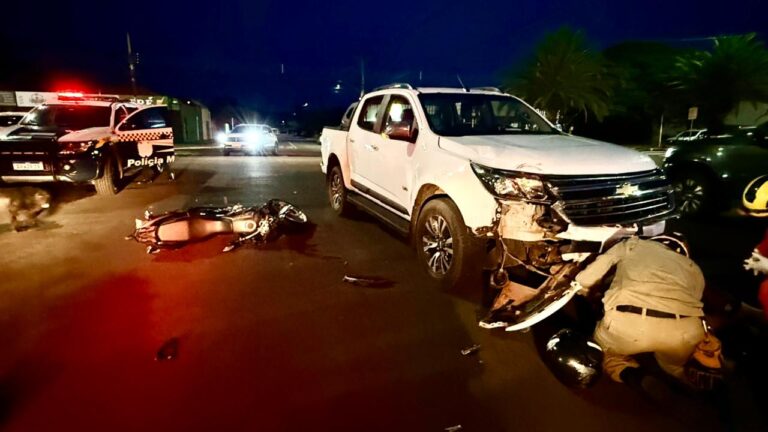 Polícia Militar atende acidente de trânsito com vítima no centro de Costa Rica