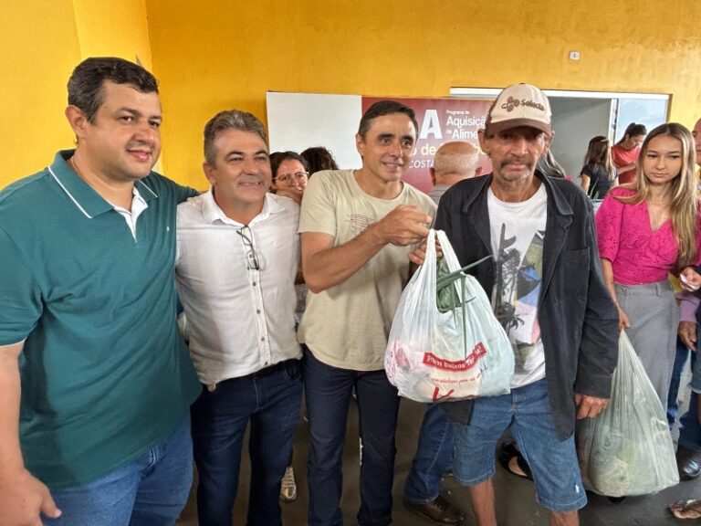 Costa Rica entrega 250 Cestas Verdes do Programa de Aquisição de Alimentos no CRAS do Vale