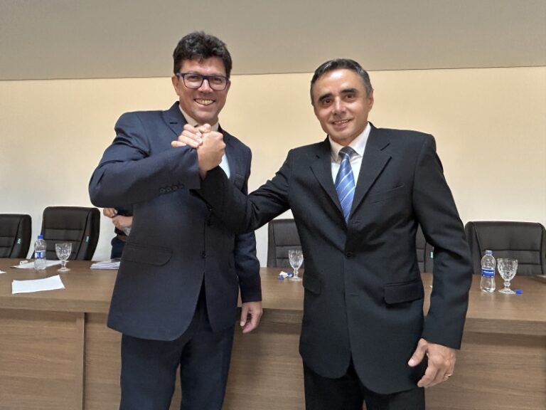 Prefeito entra em férias e vice assume comando do Executivo em Costa Rica