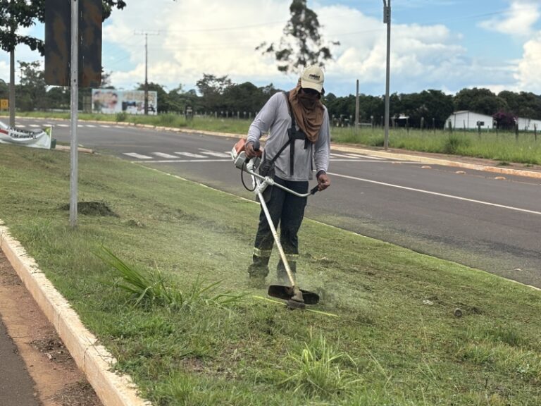 Costa Rica intensifica roçada de áreas públicas durante período chuvoso com ações de força-tarefa