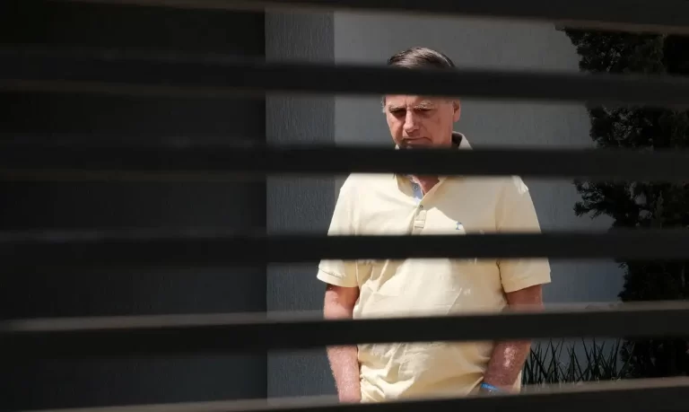 PGR dá parecer favorável à prisão domiciliar de Bolsonaro