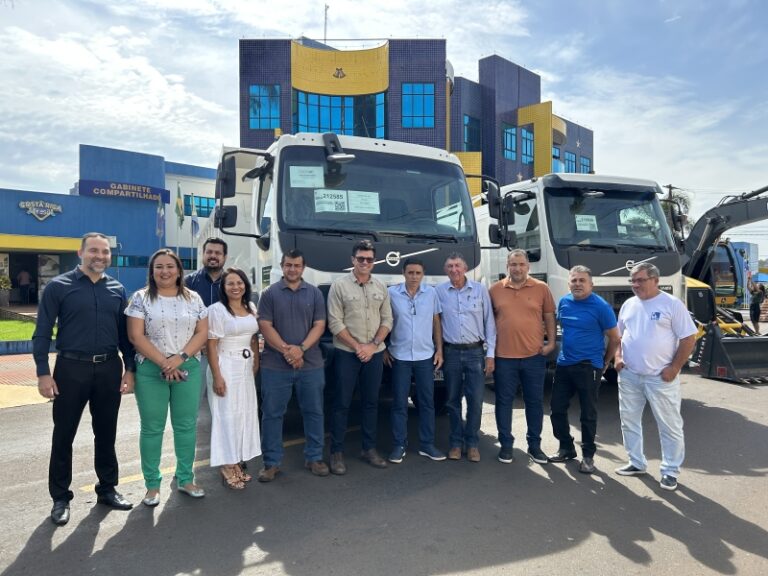 Prefeitura de Costa Rica entrega mais de R$ 3 milhões em veículos e maquinários para fortalecer infraestrutura urbana e rural